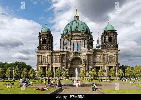 Germania Berlino, Berlino quartiere Mitte, il Museo Island, classificato come patrimonio mondiale dall'UNESCO, la cattedrale Berliner Dom Foto Stock