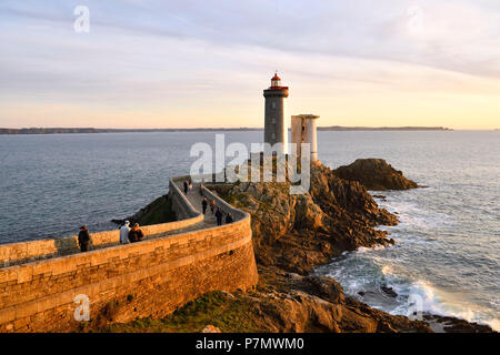 Francia, Finisterre, Iroise Mare, Goulet de Brest, Plouzane, Pointe du Petit Minou, Petit Minou faro Foto Stock