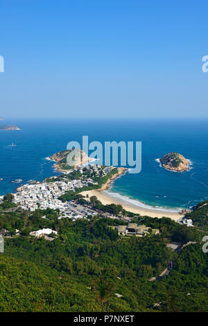 Vista di Shek O-Beach, sull'Isola di Hong Kong, Hong Kong, Cina Foto Stock