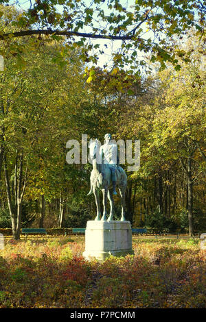 Inglese: Amazone zu Pferde da Louis Tuaillon (1862-1919) - Tiergarten di Berlino, Germania. 8 novembre 2014, 05:51:31 19 Amazone zu Pferde - Tiergarten di Berlino, Germania - DSC09452 Foto Stock