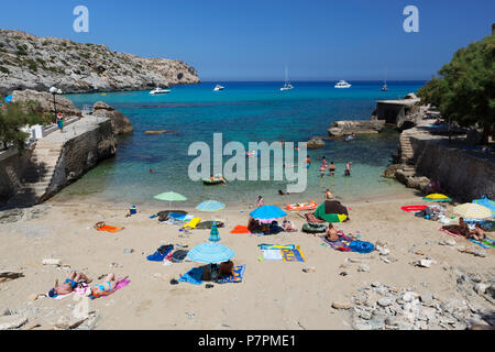 Vista sulla spiaggia di Cala San Vincente in estate Foto Stock