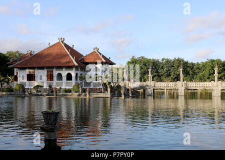 Amlapura, Indonesia - 2 Luglio 2018: Il Ujung Palazzo di acqua nella zona est di Bali, Indonesia Foto Stock