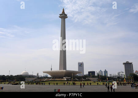 Jakarta, Indonesia - 20 Giugno 2018: il Monumento Nazionale in Merdeka Square nel centro della capitale indonesiana Giacarta Foto Stock