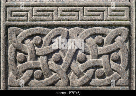 Antico in pietra scolpita design celtica simbolo, nodo celtico Foto Stock
