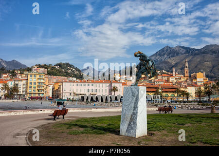 Menton città in Francia, Ulisse scultura di Anna Chromy, Riviera Francese, Provence Alpes Maritimes Costa Azzurra Foto Stock