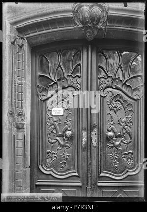 Friburgo, Maison, Porte, vue partielle; Vue partielle de la Porte d'entrée de la maison située au n° 35 de la Grand Rue. Aprile 1902 71 CH-NB - Friburgo, Maison, Porte, vue partielle - Collezione Max van Berchem - EAD-6861 Foto Stock