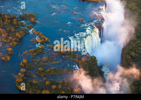 Victoria Falls dall'aria nel pomeriggio Foto Stock