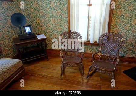 Inglese: vista dell'interno del O. Henry Museum - Austin, Texas, Stati Uniti d'America. Tutti gli elementi sono abbastanza vecchio in modo che essi sono in . 19 Novembre 2015 14:49:57 347 salotto - O. Henry Museum - Austin, Texas - DSC09227 Foto Stock