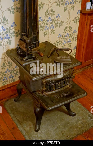 Inglese: presentano nell'O. Henry Museum - Austin, Texas, Stati Uniti d'America. Questo lavoro è abbastanza vecchio in modo che sia in . 19 Novembre 2015 15:00:35 357 stufa - O. Henry Museum - Austin, Texas - DSC09260 Foto Stock