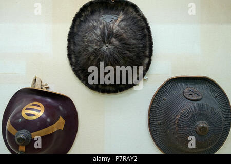 Inglese: visualizzare in Hakone Checkpoint Exhibition Hall - Hakone no Seki (barriera station) - Hakone, Giappone. Il 3 settembre 2016, 23:19:45 187 Cappelli - Hakone Checkpoint Exhibition Hall - Hakone no Seki (barriera station) - Hakone, Giappone - DSC06036 Foto Stock