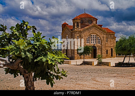 La santa Chiesa di Agios Georgios, a Pegeia Foto Stock