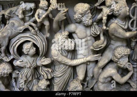 Sarcofagos con la creazione di mankid di Prometeo. Il marmo bianco da Pozzuoli, Italia. Iv secolo D.C. Museo Archeologico Nazionale di Napoli. L'Italia. Foto Stock