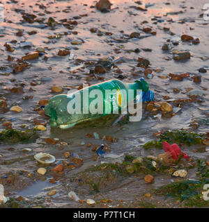 Inquinamento Di Plastica Sulle Spiagge In Inglese Foto Stock Alamy