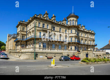 Imponenti edifici in stile vittoriano, Zetland, Saltburn dal mare, vacanza familiare destinazione, North Yorkshire, Inghilterra, Regno Unito Foto Stock