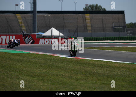 Misano, Italia. 8 Luglio, 2018. 66 Tom Sykes GBR KAWASAKI ZX-10RR Kawasaki Racing Team WorldSBK durante il Motul FIM Superbike Championship - Round italiano gara domenica durante il Campionato del Mondo Superbike - Circuito PIRELLI Riviera di Rimini Round, 6 - 8 luglio 2018 sul circuito di Misano, Italia. Credito: Fabio Averna/Alamy Live News Foto Stock