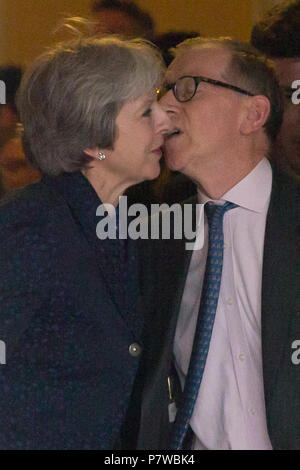 PM Theresa Maggio si diparte a Downing Street, London, Regno Unito dotato di: PM Theresa Maggio, Philip può dove: London, England, Regno Unito quando: 06 giu 2018 Credit: Wheatley/WENN Foto Stock