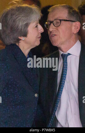 PM Theresa Maggio si diparte a Downing Street, London, Regno Unito dotato di: PM Theresa Maggio, Philip può dove: London, England, Regno Unito quando: 06 giu 2018 Credit: Wheatley/WENN Foto Stock