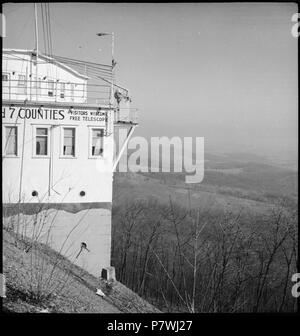 Stati Uniti d'America, Route 30 Lincoln Highway/PA: Grand View Point Hotel; Blick vom Hotel in die Ebene. Dal 1936 fino al 1938 86 CH-NB - USA, Route 30 Lincoln Highway-PA- Grand View Point Hotel - Annemarie Schwarzenbach - SLA-Schwarzenbach-UN-5-11-233 Foto Stock