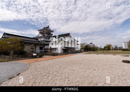 Il castello di Toyama e il cielo Foto Stock