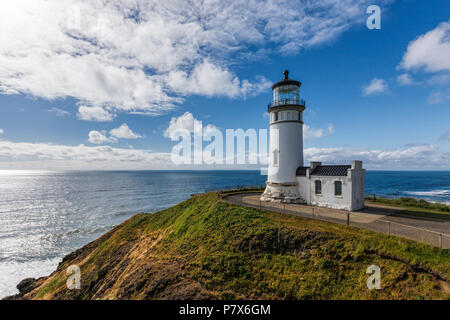 La vista a nord di Capo Faro in Ilwaco, Washington. Foto Stock