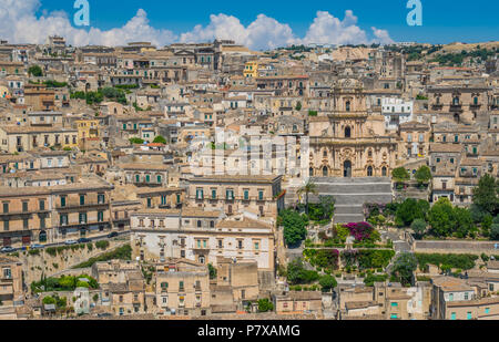 Vista panoramica a Modica, provincia di Ragusa (Sicilia). Foto Stock