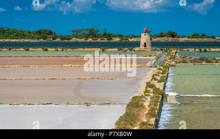 Riserva naturale della 'Saline dello Stagnone' nei pressi di Marsala e Trapani, Sicilia. Foto Stock