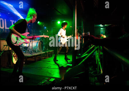 Manicomi, Album di lancio, Chinnerys, Southend, Essex © Clarissa Debenham / Alamy Foto Stock