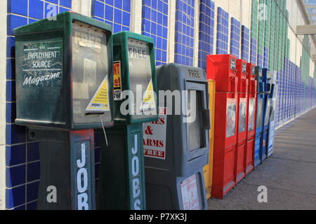 CTA Linea Blu in treno stazione di Cumberland in Park Ridge, l'Illinois. Foto Stock