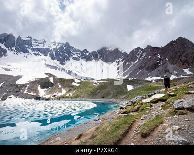 Piccolo st anne lago nel parco naturale du Queyras nei pressi di ceillac nelle Alpi francesi Foto Stock