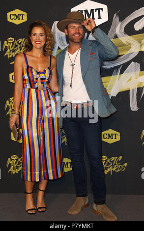 2018 CMT Music Awards amore dalla Bridgestone Arena di Nashville, TN con: Drake bianco, Alex bianca dove: Nashville, Tennessee, Stati Uniti quando: 06 giu 2018 Credit: Judy Eddy/WENN.com Foto Stock