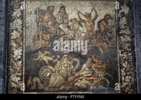 Mosaico romano. Nettuno e Anfitrite in un carro. Casa del Granduca di Toscana (IX, 2, 27), Pompei. Museo Archeologico Nazionale di Napoli. L'Italia. Foto Stock