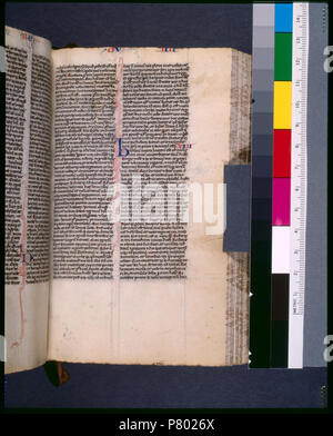 . Pagina di testo con eventuale traccia di cudiero firma in basso. Elencati in de Ricci, Seymour, il censimento di medievale e rinascimentale, manoscritti negli Stati Uniti e in Canada. New York. N.Y.: H.W. Wilson, 1935; e il supplemento, New York, N.Y.: Società Bibliografica dell'America, 1962. Proprietà : apparteneva al W.A. McV. Da R.L. Stuart collection (n. 3), che ha lasciato nel 1892. 53 linee in due colonne, governato a matita, prickings visibile, traccia di cudiero firma f. 134 alternati di rosso e di blu iniziali con colore di contrasto estendentisi penwork in confini; capitolo i nomi e i numeri dei libri in rosso e blu Foto Stock