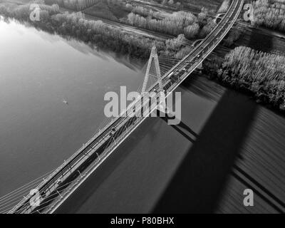 Foto aerea del Ponte Megyeri a Budapest, Ungheria Foto Stock