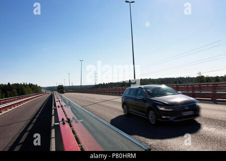 Il traffico su autostrada a Lappeenranta FINLANDIA Foto Stock