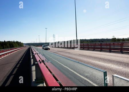 Il traffico su autostrada a Lappeenranta FINLANDIA Foto Stock