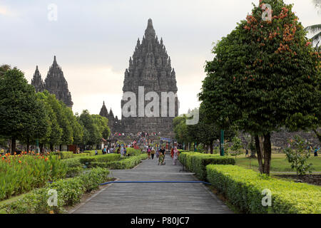 Jogjakarta, Indonesia - 23 Giugno 2018: Vista del tempio Hindu di Prambanan, nei pressi di Jogjakarta Foto Stock