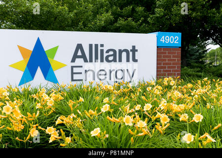 Un logo segno al di fuori della sede di Alliant Energy a Madison, Wisconsin, il 23 giugno 2018. Foto Stock