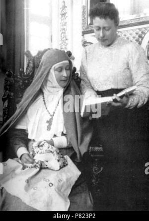 Inglese: Granduchessa Elizaveta Fedorovna (Elisabeth di Hesse-Darmstadt) e sua sorella Victoria, principessa di Battenberg. circa 1912 174 gran duchessa Elisabetta Fedorovna e sua sorella Victoria principessa di Battenberg Foto Stock