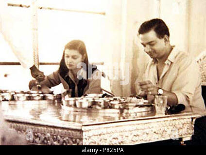 L'uomo Singh II e la sua Regina Gayatri Bai . Data sconosciuta 258 Man Singh II e la sua Regina Gayatri Devi Foto Stock