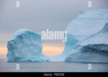 Iceberg al largo di Taliisaq, Groenlandia orientale Foto Stock