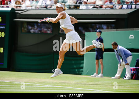Londra, UK, 9 Luglio 2018: Angelique Kerber di Germania fa il suo modo in QF alla Wimbledon Tennis Championships 2018 All England Lawn Tennis e Croquet Club di Londra. Credito: Frank Molter/Alamy Live news Foto Stock