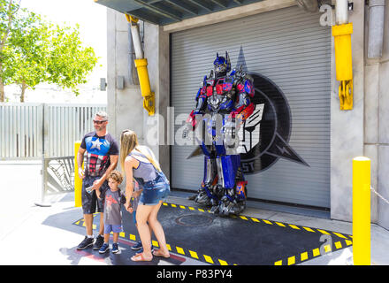 ORLANDO, FLORIDA, Stati Uniti d'America - 08 maggio, 2018: Universal Studios. Ingresso di trasformatori 3D ride. Foto Stock