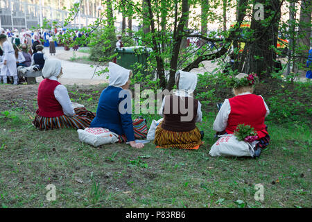 Città di Riga, Lettonia. Festival Corale, cantanti street, costume nazionale e della cultura. Foto di viaggio 2018. Foto Stock