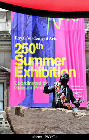 Royal Academy Summer Exhibition 2018, Burlington House, Londra, Inghilterra, Regno Unito. Statua: Sir Joshua Reynolds Foto Stock