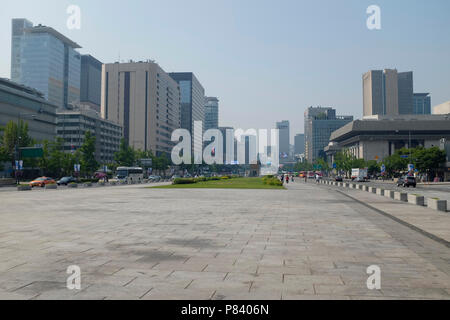 Gwanghwamun Plaza, noto anche come Gwanghwamun Square, Jongno-gu, Seoul, Corea del Sud. Foto Stock