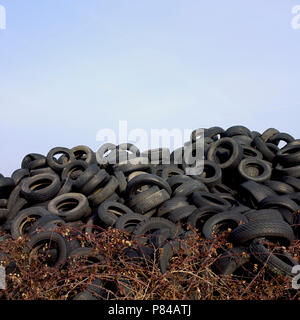 Pila di gomme, Auvergne, Francia Foto Stock