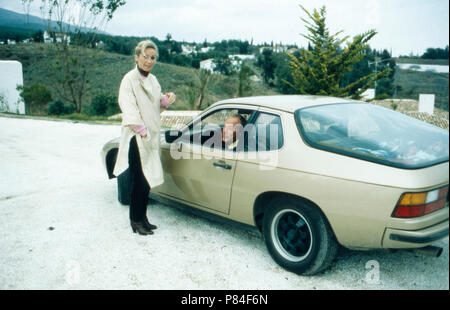 Bea von Auersperg mit Ehemann Alfred Alfi im Schnee, Deutschland 1983. Bea von Auersperg con suo marito Alfred Alfi in inverno, Germania 1983. Foto Stock