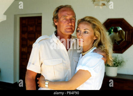 Bea von Auersperg österreichische Modeschöpferin, mit Ehemann Alfred Alfi in Marbella, Spanien 1991. Bea von Auersperg, austriaca degno a Marbella con mio marito Alfred alfi, Spagna 1991. Foto Stock