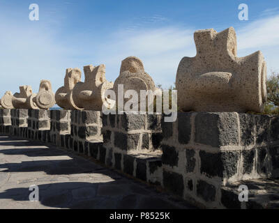 Tenerife, Isole Canarie - El Medano sulla costa sud, vicino all'aeroporto. Sculture. Foto Stock