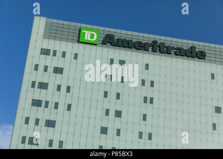 Un logo segno al di fuori della sede di TD Ameritrade in Omaha, in Nebraska il 29 giugno 2018. Foto Stock